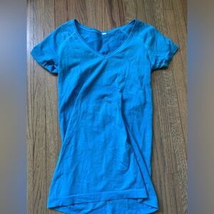lululemon athletica Short Sleeve V-Neck Tee in Bright Teal Blue